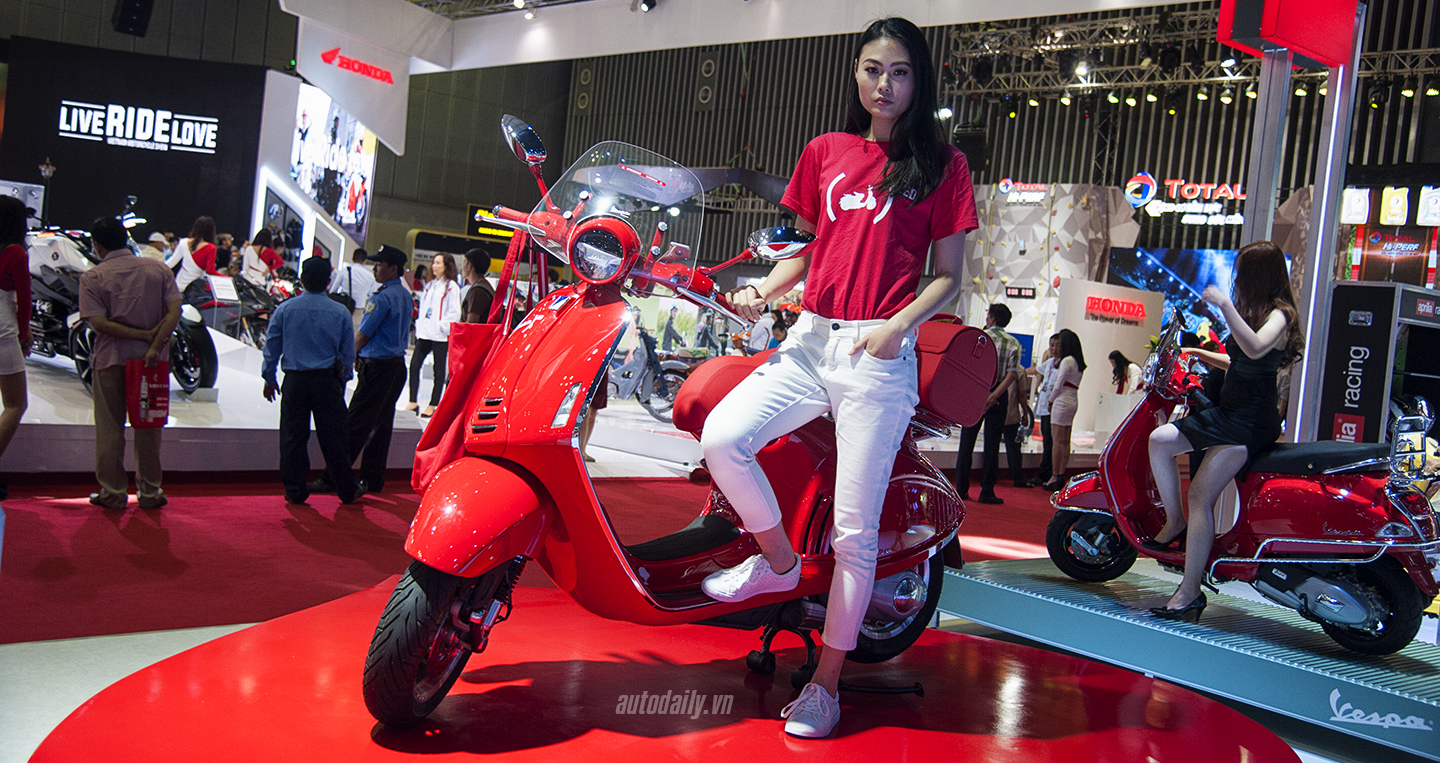 Vespa 946 Redtại Vietnam MotorCycle Show 2017