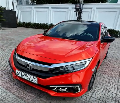 civic-2019-dan-doi-mau-do-cam-noi-bat