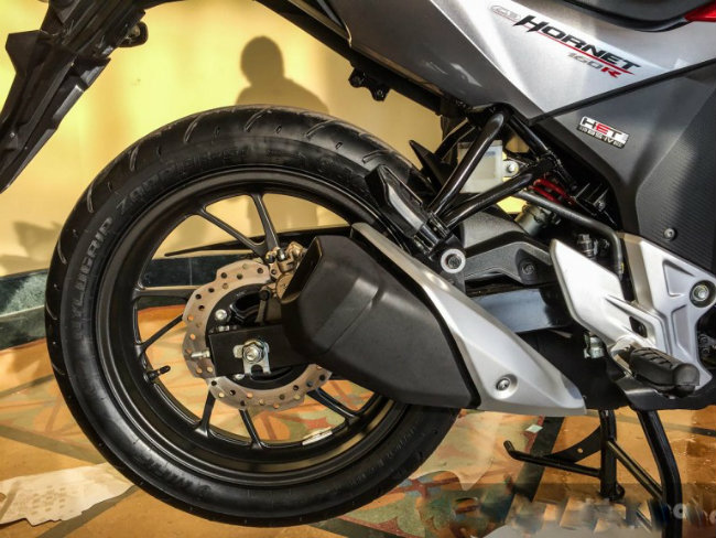 Cận cảnh mô tô Honda CB Hornet 160R giá 27 triệu đồng