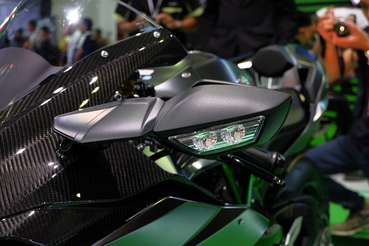 Moto Kawasaki H2 Carbon ra mắt tại VMCS 2017